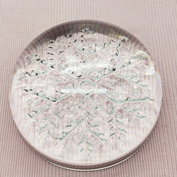 Cristal France Art Snowflake Dome Paperweight NWT - Picture 3 of 3